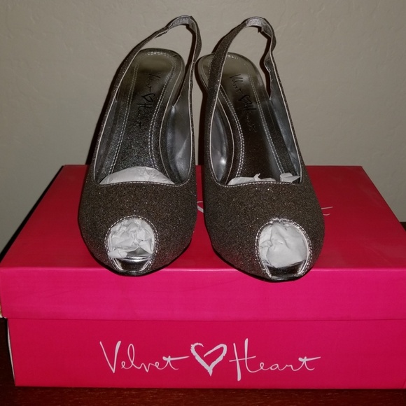 Velvet heart sparkly heels - Picture 2 of 5